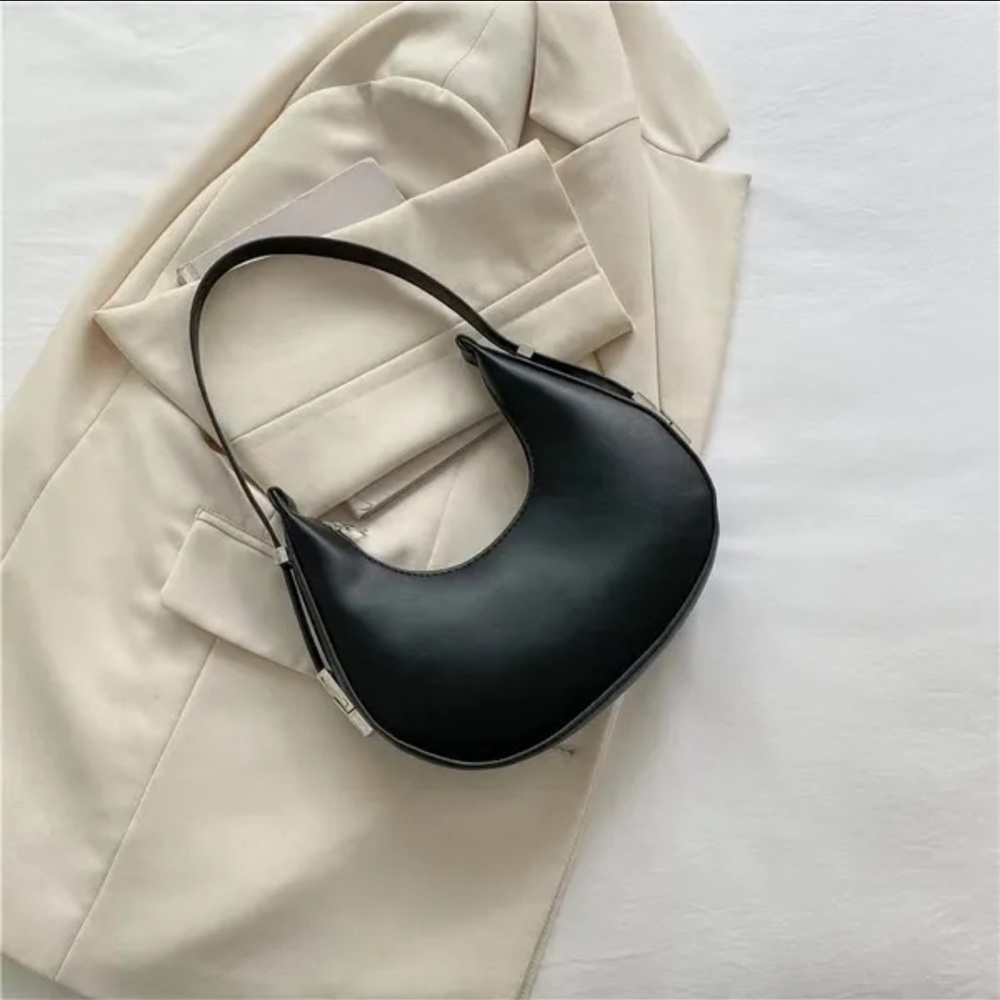 Elegant Solid Color Retro Simple Crescent Shaped Shoulder Bag